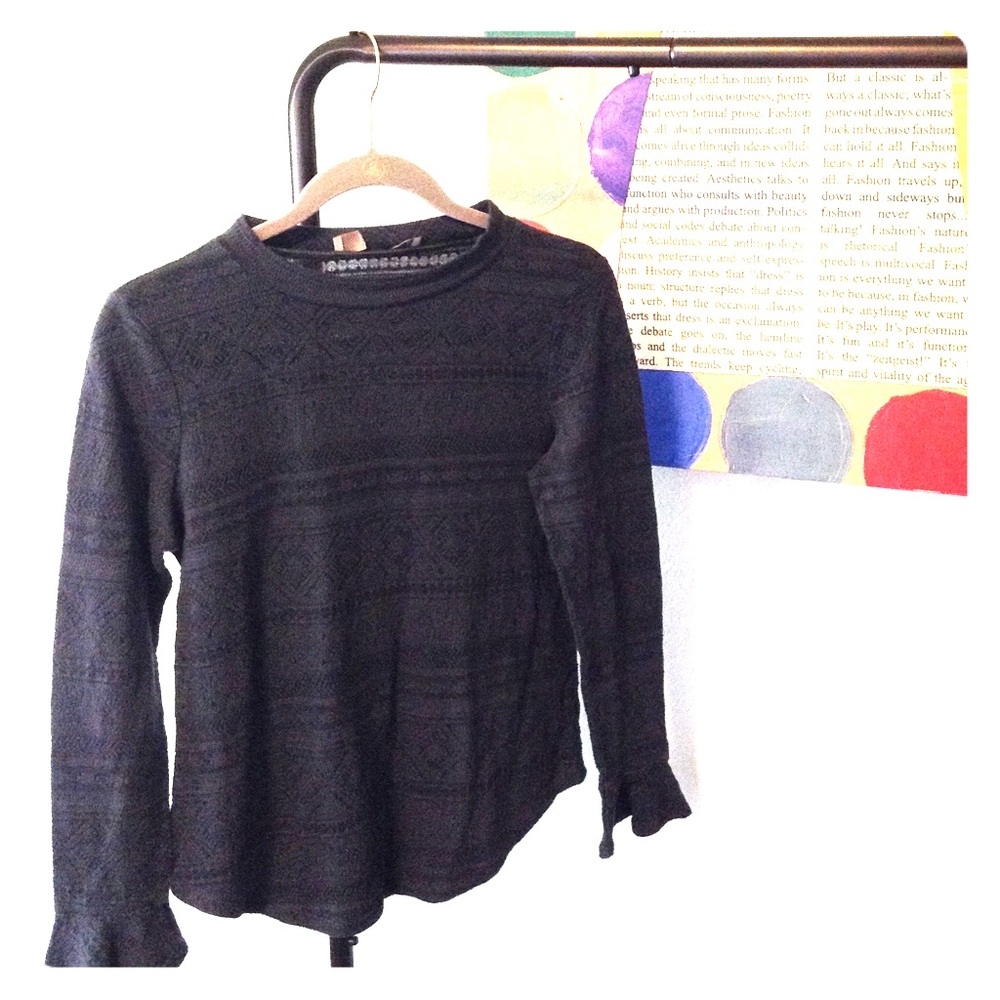 Flare sleeve top